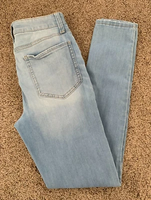 SO Ultimate Jegging Size 5 Super High Rise Light Wash Distressed Jeans W26 x L28 - Image 1 of 4