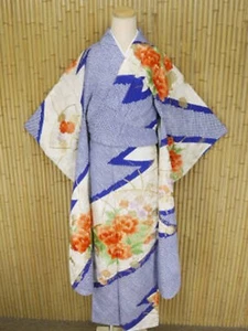 Authentischer Furisode Kimono mit Stickerei Yuzen aus Seide in Blau aus Japan - Bild 1 von 6