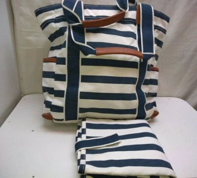 Bolsa de pañales y almohadilla de algodón lavable Pottery Barn Kids blanco azul Foto 1 de 4