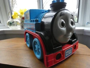2017 Build & Go Thomas The Tank Engine Mega Bloks Storage Train No Bloks - Picture 1 of 11