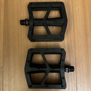 Black Ops Cycling T-Bar Platform Pedals BLACK 9/16 Inch - Picture 1 of 2