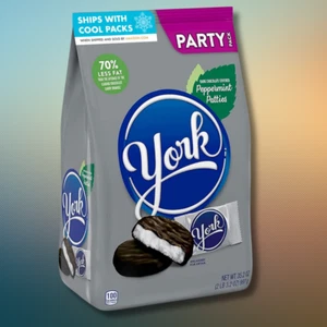YORK Dark Chocolate Peppermint Patties Candy Party Pack 35.2 oz - Picture 1 of 7