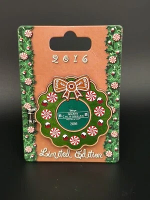 Disney 2016 Holiday Grand Californian навесной венок LE 1000 значков Donald & Daisy - Изображение 1 из 2