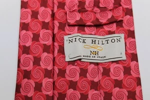 32) NICK HILTON MEN'S TIE 100% SILK MADE IN ITALY - Picture 1 of 3