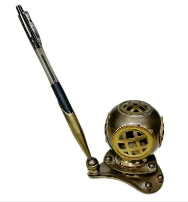 Mini Soporte para Pluma de Escritorio Casco de Buceo de Latón De Colección Años 60 Náutico Mar Profundo Foto 1 de 4