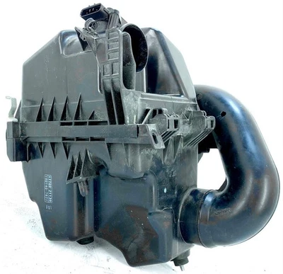 Filtro de aire y medidor de flujo de aire Toyota Yaris 2006-2019 motor 1,5 L 1NZFE FABRICANTE DE EQUIPOS ORIGINALES Foto 1 de 4