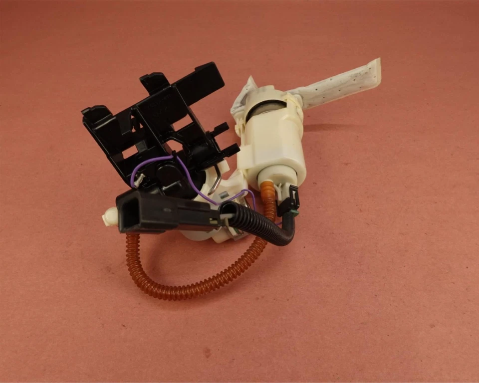 Harley-Davidson Dyna Fat Bob 2008-2013 FXDF combustible gasolina bomba Foto 1 de 4