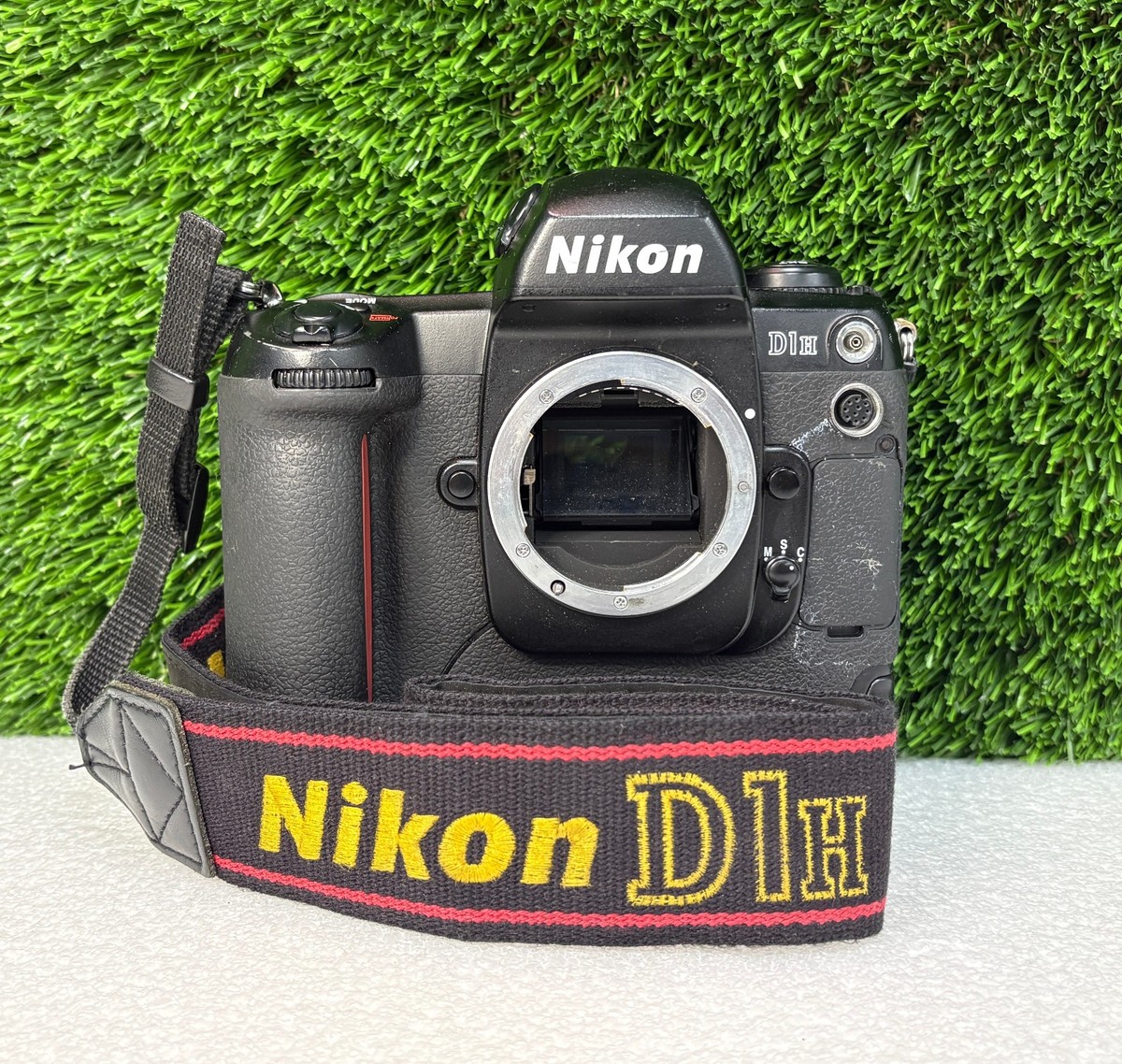 中古　Nikon　D1H ニコン D1H ボディ オークション比較 - 価格.com