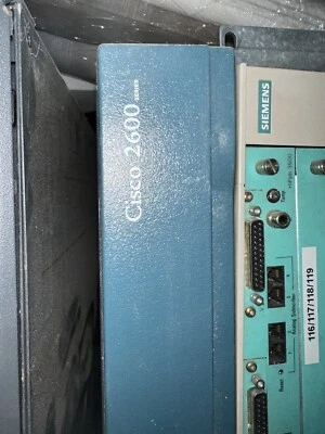Router Cisco 2600 Series (2611) - Immagine 1 di 3