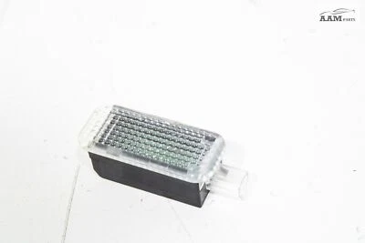 AUDI Q5 QUATTRO 2018-2024 LÁMPARA LUZ CHARCO CORTESÍA DELANTERA O TRASERA 8J0947409 OEM Foto 1 de 4