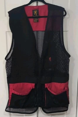 Chaleco de Tiro Browning Para Hombres 2XL Negro Malla Borde Rojo, Hombro Derecho, Bolsillos Foto 1 de 4