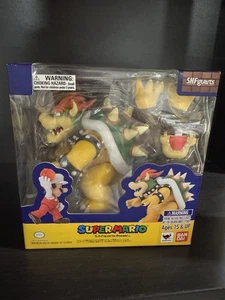 Bandai S.H.Figuarts Modellino Super Mario Bros 5.1 in Bowser (BAN02274) NUOVO - Foto 1 di 9