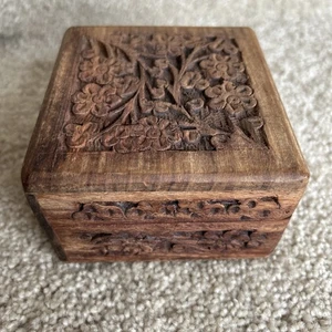Vintage Hand carved Box Floral Hinged 4x4x2 - Picture 1 of 10