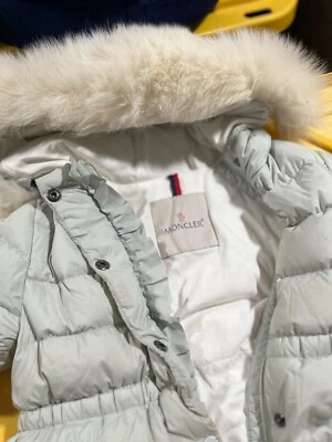 Детское пальто Moncler. Серебряный цвет, размер 3T - Изображение 1 из 3