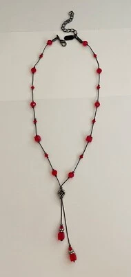 Collar Dabby Reid Cristal Rojo Firmado Acabado Gunmetal Extensor Foto 1 de 4