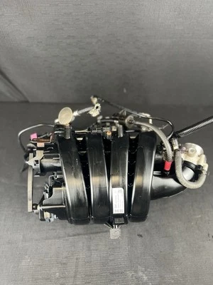 Colector de admisión Chevrolet Cruze 1,8 L OEM GM 2011-2016 Foto 1 de 4