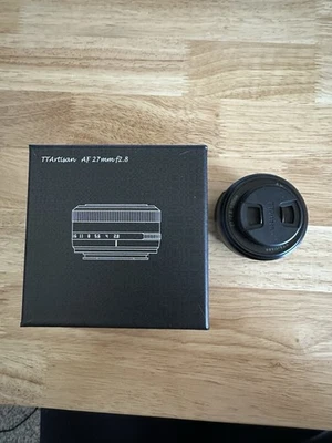 Lente de enfoque automático TTArtisan 27 mm F2,8 APS-C STM para montura Fujifilm Fuji X Foto 1 de 3