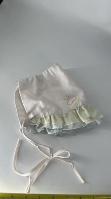 Sombrero con corbata de encaje con volantes y flores bordadas rosa para niña Foto 1 de 3