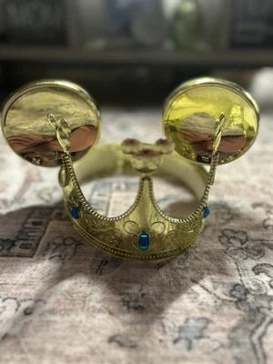 Corona Disney dorada Foto 1 de 2