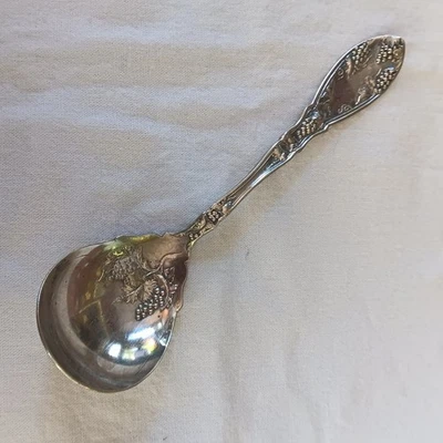 Wm Rogers Oneida Silverplate La Concorde Grape Sugar Spoon Shell - Image 1 of 4