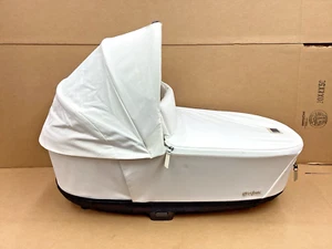 cybex priam lux carry cot WHITE PLEASE READ!! - Picture 1 of 18