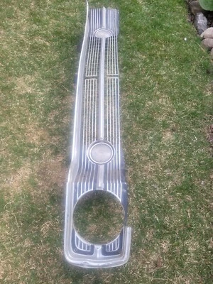 Dodge Dart 1968 parrilla original acabado negro y plateado en excelente estado Foto 1 de 4