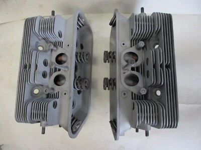 二手 一对原装 PORSCHE 356 CYLINDER 头、阀门、弹簧等 — 第 1/4 张图片