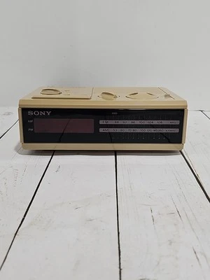 Radio Reloj Despertador Sony Vintage AM/FM ICF-C2W Bronceado PROBADO FUNCIONA Foto 1 de 4