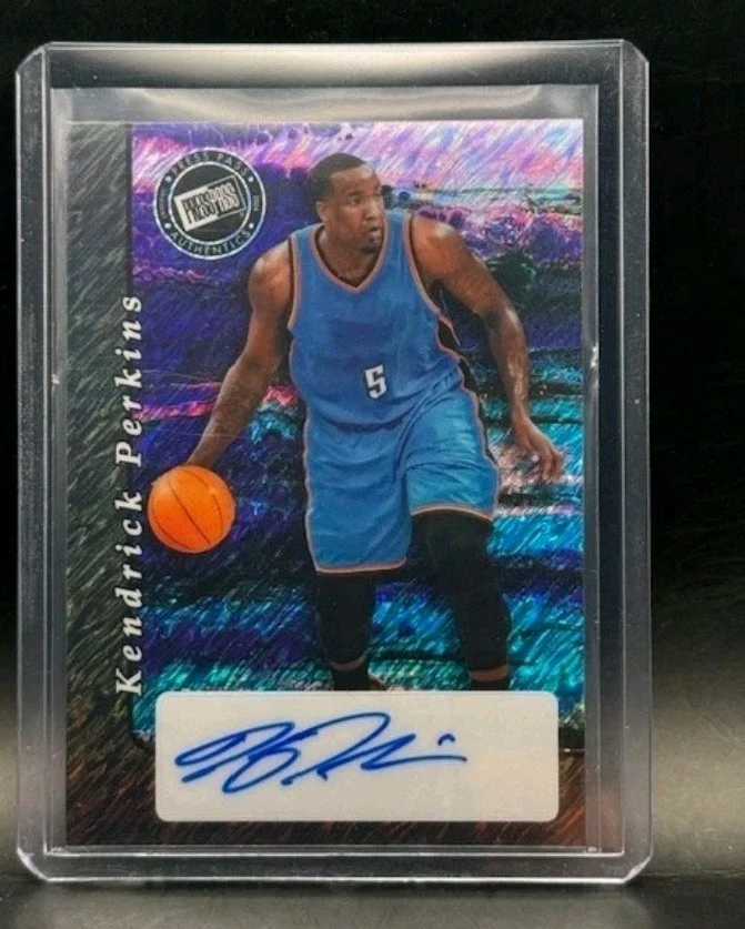 Tarjeta autógrafa 1/1 Leaf Press Pass 2024 - Kendrick Perkins Foto 1 de 2