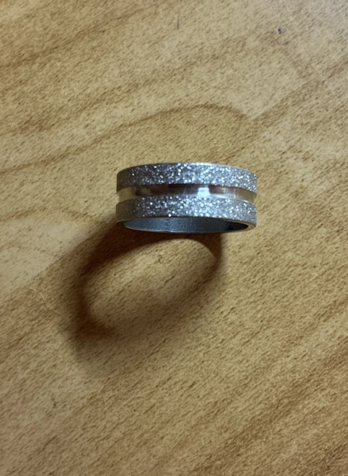 Women’s Size 6 Stainless Steel Glittery Silver Wedding Band - Image 1 of 1