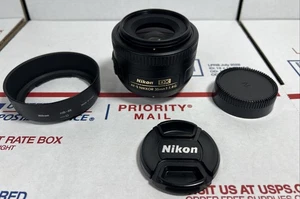 Nr MINT - Nikon DX AF-S NIKKOR 35mm 1:1.8G Camera Lens -SAME DAY SHIP- WARRANTY - Picture 1 of 10