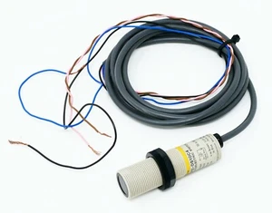 Omron E3F2-DS10C4 Sensore fotoelettrico 10-30VDC 100mA, NPN, distanza 0,1m - Foto 1 di 1