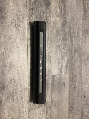林肯 MKS 前门踏板 SCUFF TRIM COVER 右握 LH DA53-5413200 DA53-5413201 — 第 1/4 张图片