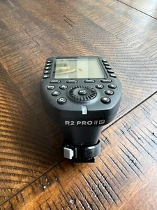 Flashpoint R2 Pro II S Cold Shoe Mount Flash Trigger Transmitter - SONY - Picture 1 of 5