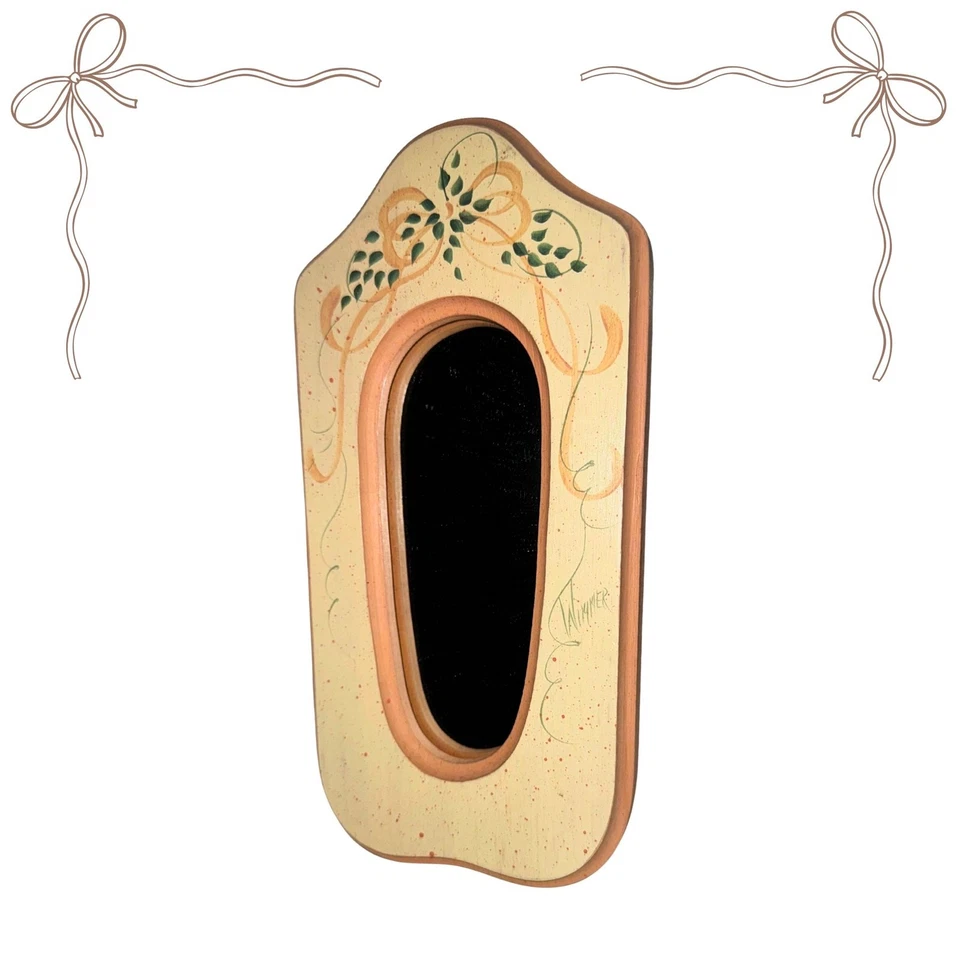 Espejo pintado a mano melocotón y crema por Wimmer | Decoración de pared Cottagecore | Vintage Foto 1 de 4