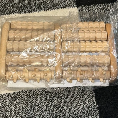 wooden foot massage roller - Image 1 of 4