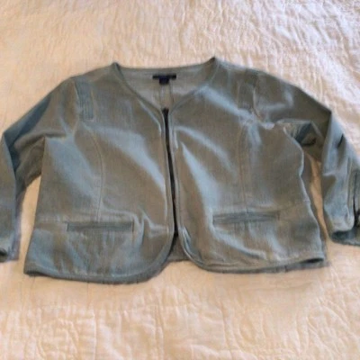 Chaqueta vaquera Bandolino para mujer talla pequeña cremallera frontal Foto 1 de 4