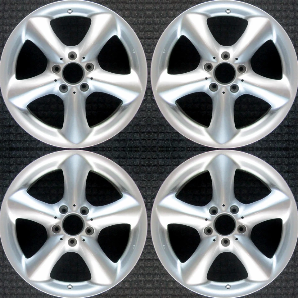Juego de ruedas Mercedes-Benz C230 Hyper Silver 17" OEM 2003 a 2006 Foto 1 de 1