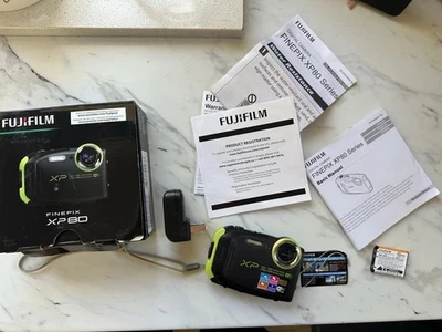 Cámara digital Fujifilm FinePix XP80 50 pies submarina a prueba de golpes Wifi - en caja Foto 1 de 4