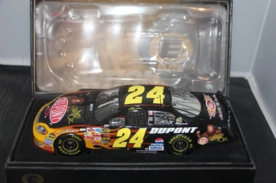 1/24 2004 Jeff Gordon Wizard of Oz Elite -1 Of 2,700 #471/2,700 - Image 1 of 2