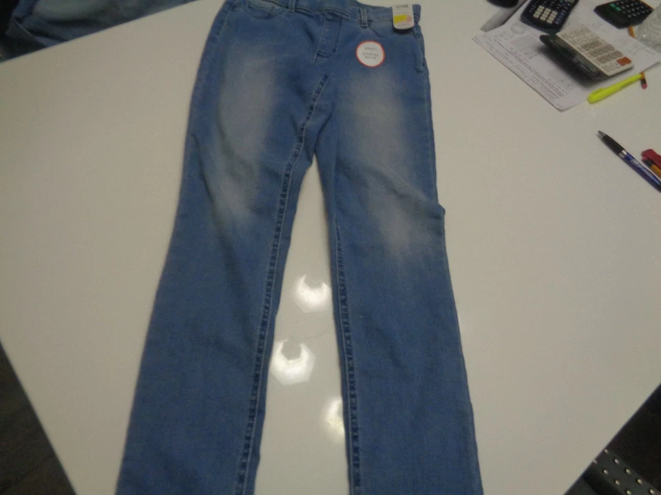 Nuevos jeggings vaqueros XXL (18) $20 para niñas Foto 1 de 1