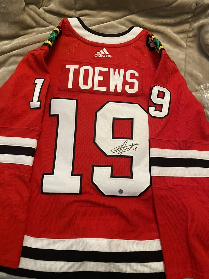 Camiseta deportiva firmada por Jonathan Toews auténtica de los Chicago Blackhawks Reebok Foto 1 de 2