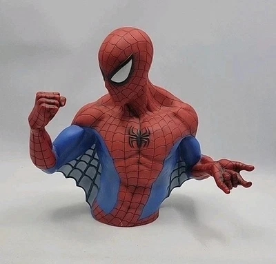 Figura y exhibición Monogram Int’l Inc. Spider-Man Bank Bust Marvel 2006 Foto 1 de 4