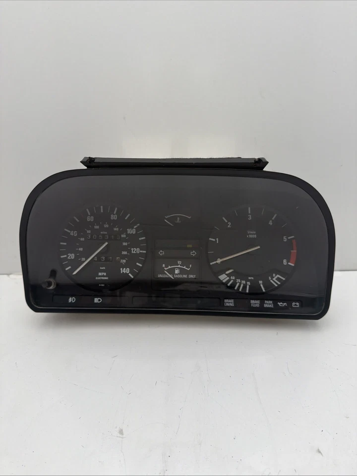 Cuadro de instrumentos medidor velocímetro BMW E28 535i 533i OEM Foto 1 de 4