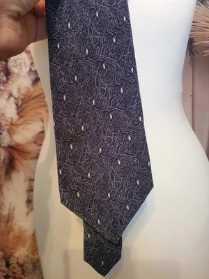 Corbata de seda gris Austin hecha en Italia - patrón floral azul marino cachemir, lujo Foto 1 de 4