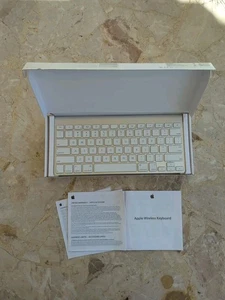 Apple A1314 Tastiera Wireless MC184LL/A - Alluminio - Bluetooth - Scatola Aperta - Foto 1 di 7