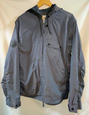 Bonita Chaqueta Verde Ligera con Capucha XL Azul Marino Cachemira Forrada Insignia Logo... Foto 1 de 4