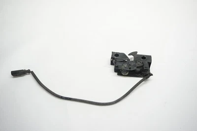 Volkswagen Tiguan 2018-2024 - Pestillo de capó OEM Foto 1 de 2