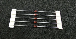 5 X BZX85-C36 - DIODE, ZENER, 36V, 1,3W (0225) - Bild 1 von 1
