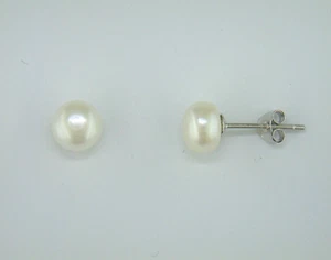 6.5 mm Round White Freshwater Pearl Sterling Silver Stud Earrings - Picture 1 of 2